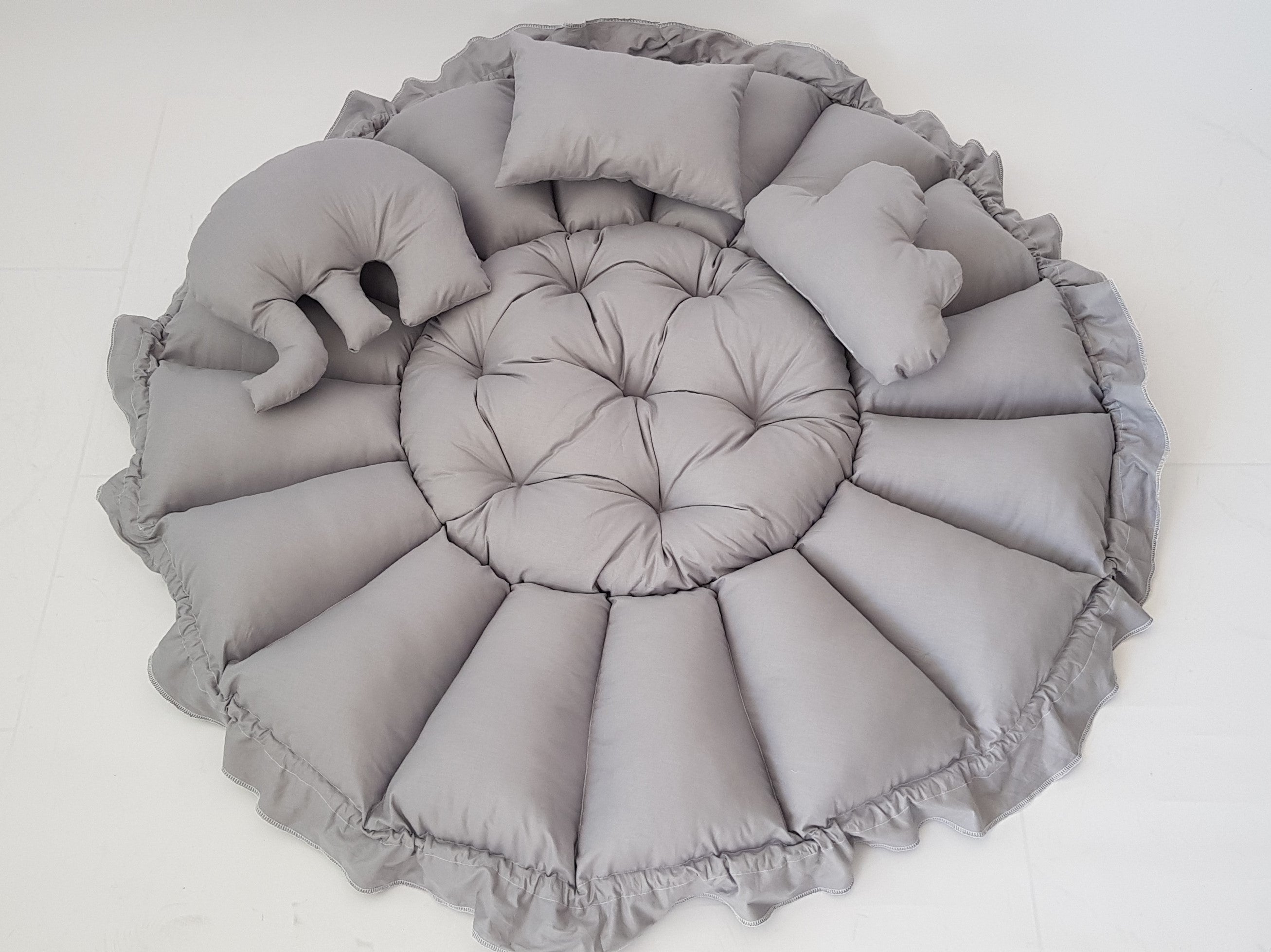 3'ü 1 Arada BabyNest Uyku ve Oyun Minderi Seti - 3 Figürlü Yastık Hediyeli Gri