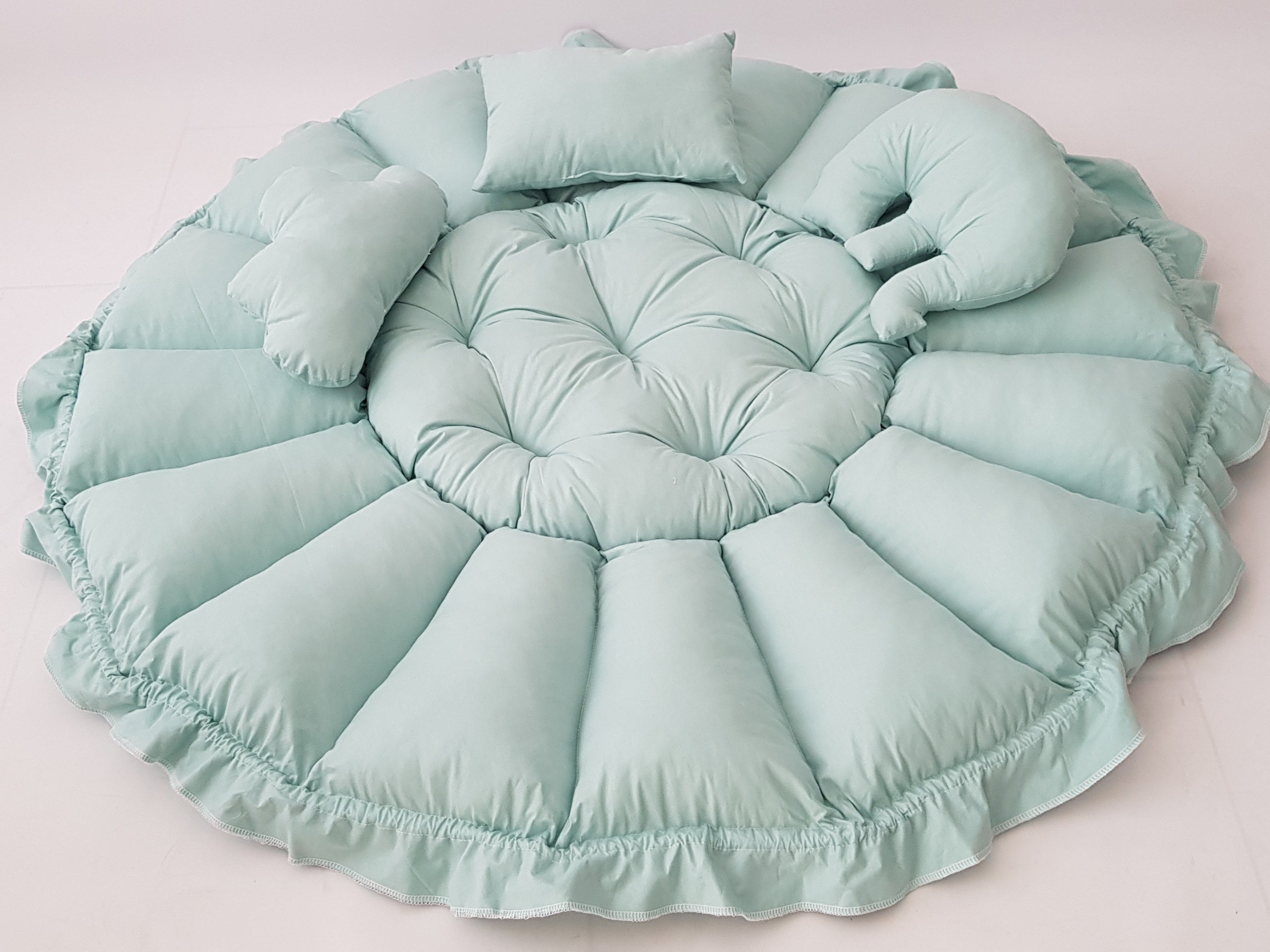 3'ü 1 Arada BabyNest Uyku ve Oyun Minderi Seti - 3 Figürlü Yastık Hediyeli Yeşil