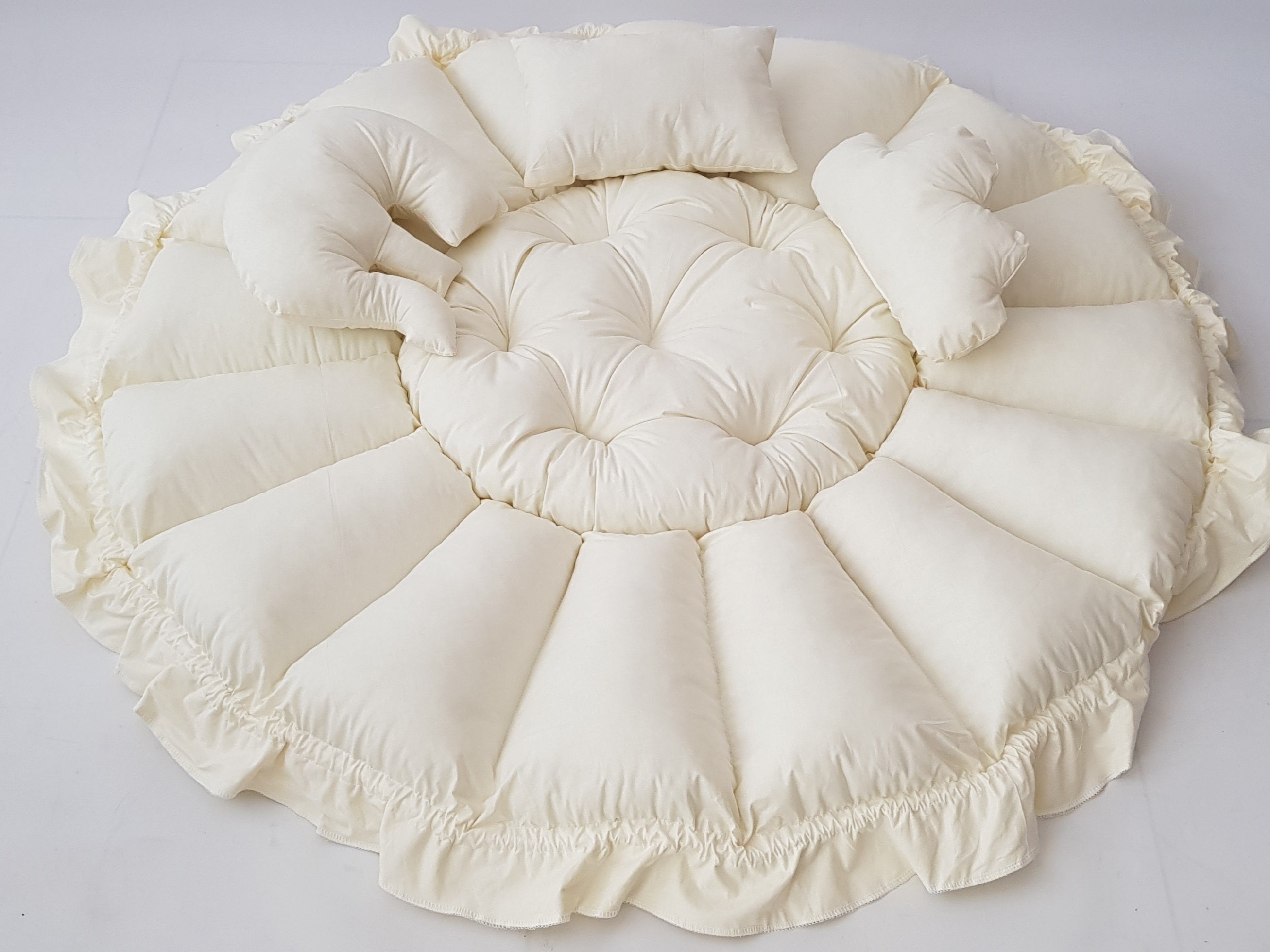 3'ü 1 Arada BabyNest Uyku ve Oyun Minderi Seti - 3 Figürlü Yastık Hediyeli Ekru