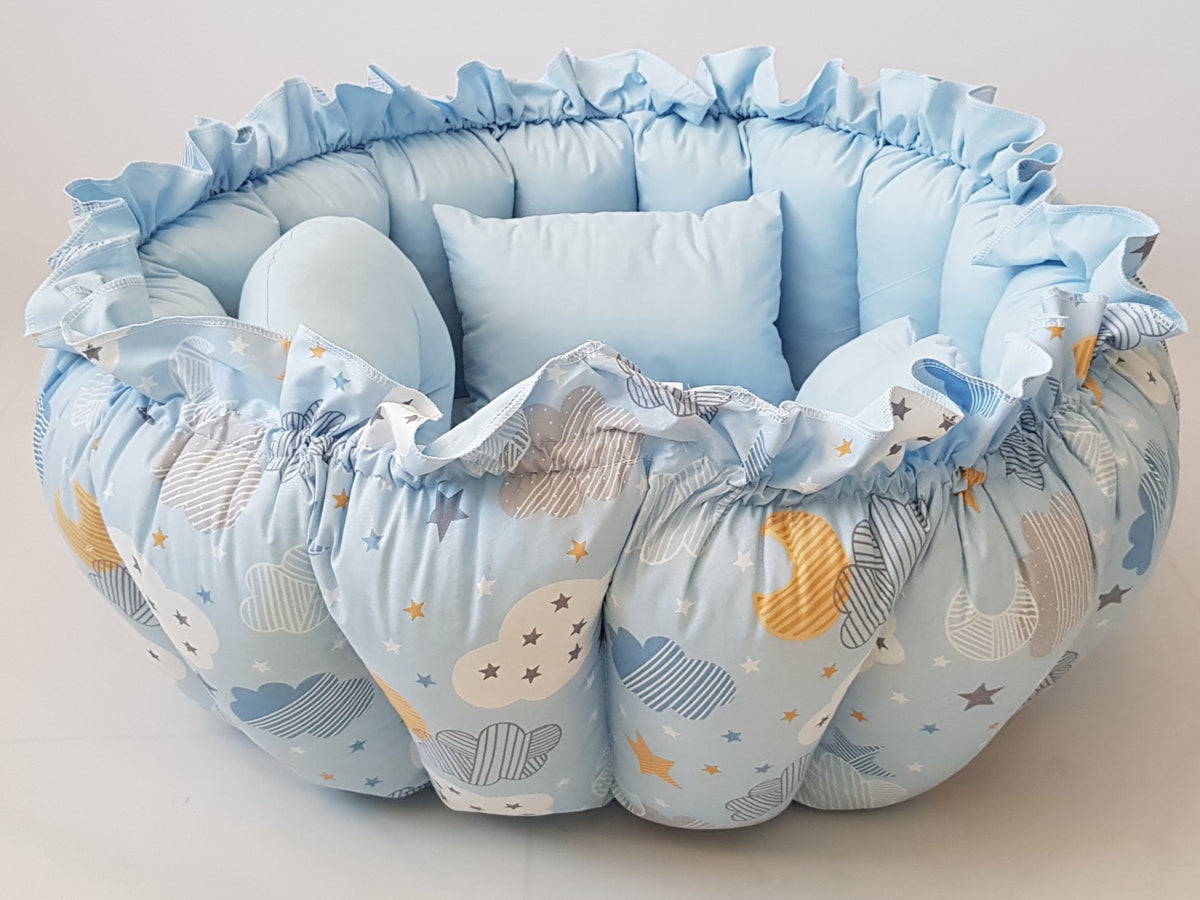 3'ü 1 Arada BabyNest Uyku ve Oyun Minderi Seti - 3 Figürlü Yastık Hediyeli Mavi Bulutlar