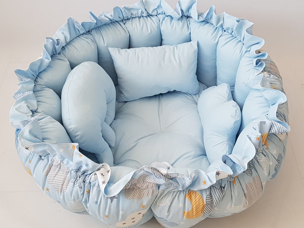 3'ü 1 Arada BabyNest Uyku ve Oyun Minderi Seti - 3 Figürlü Yastık Hediyeli Mavi Bulutlar