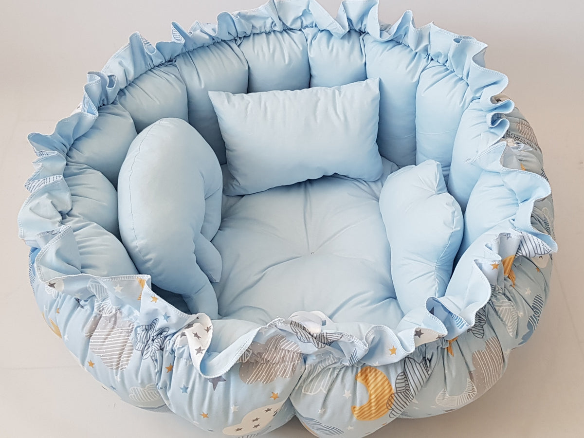 3'ü 1 Arada BabyNest Uyku ve Oyun Minderi Seti - 3 Figürlü Yastık Hediyeli Mavi Bulutlar