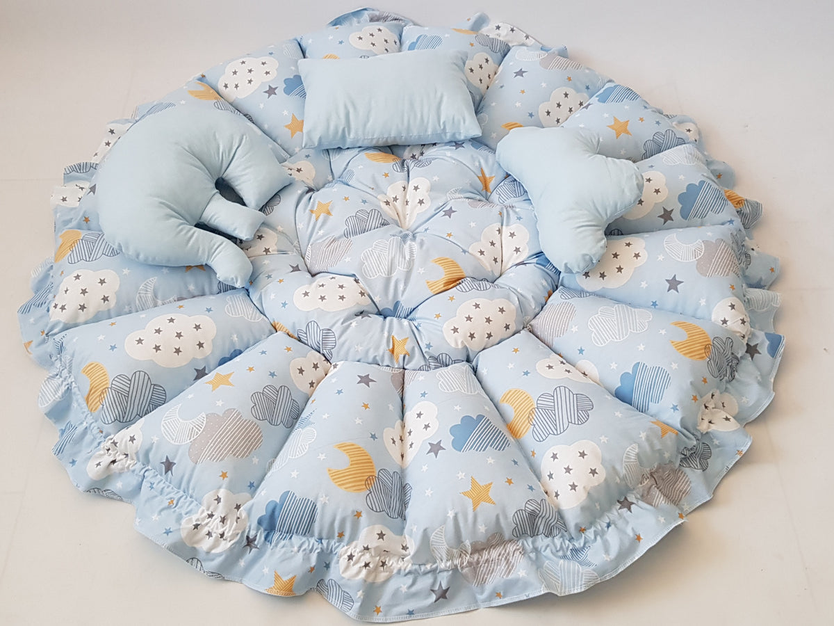 3'ü 1 Arada BabyNest Uyku ve Oyun Minderi Seti - 3 Figürlü Yastık Hediyeli Mavi Bulutlar