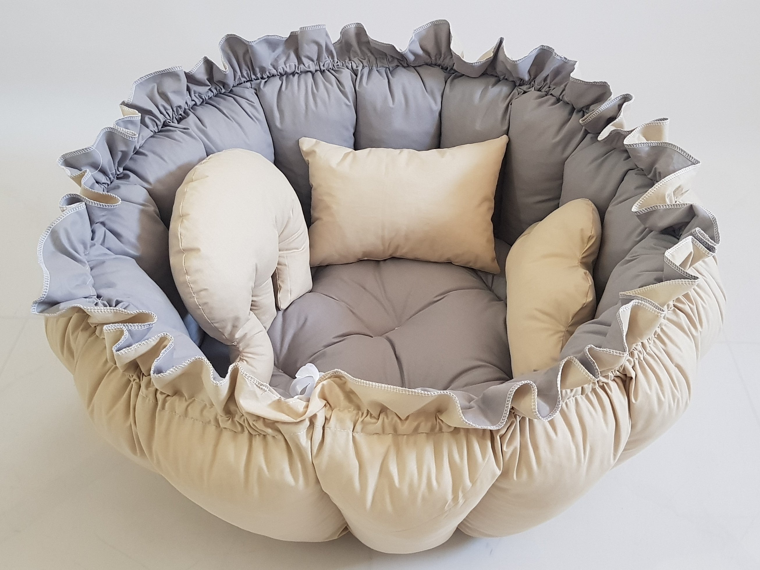 3'ü 1 Arada BabyNest Uyku ve Oyun Minderi Seti - 3 Figürlü Yastık Hediyeli Gri