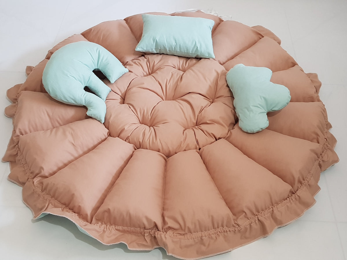 3'ü 1 Arada BabyNest Uyku ve Oyun Minderi Seti - 3 Figürlü Yastık Hediyeli Nil Yeşili ve Kahve Renk