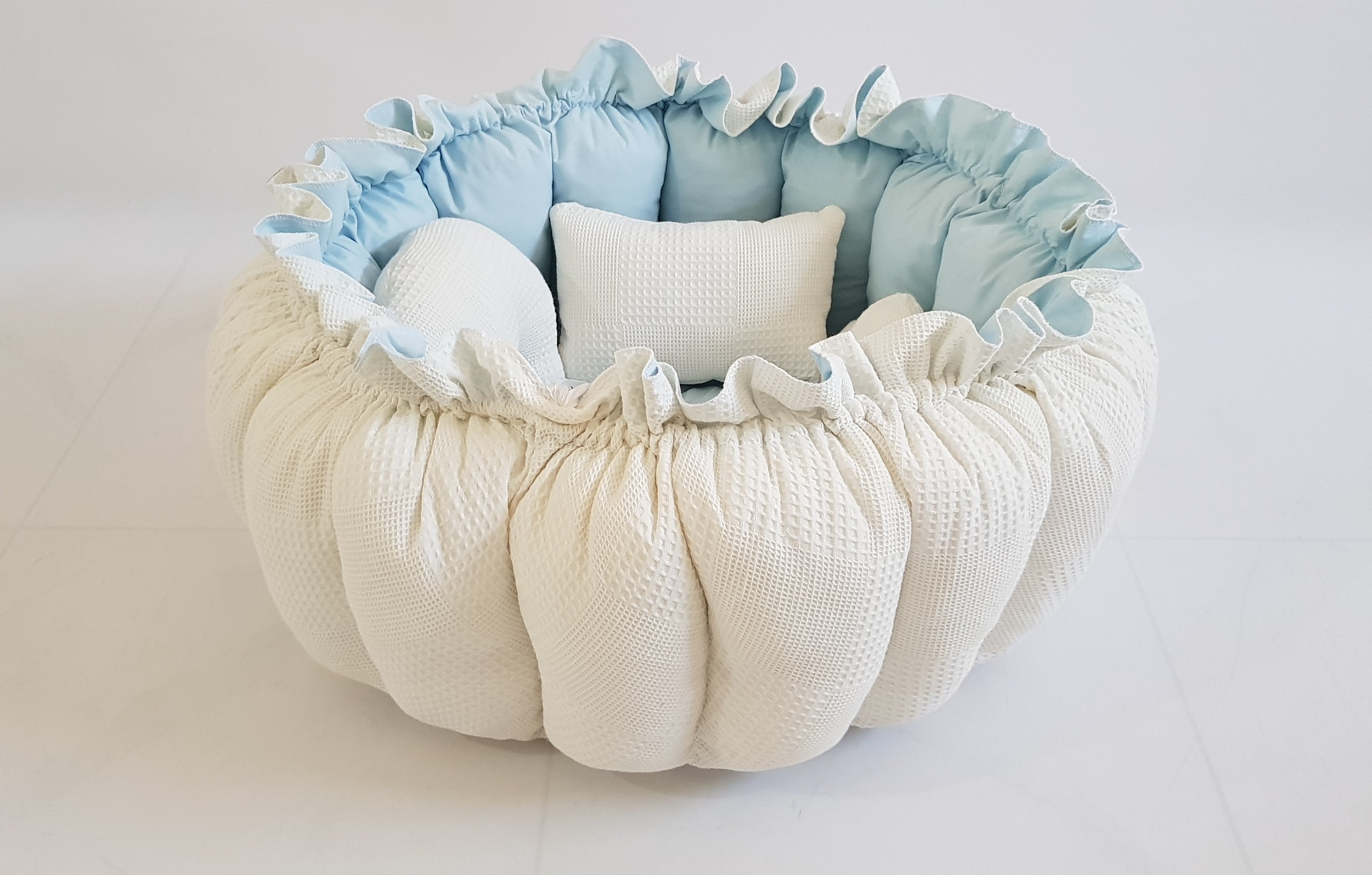 3'ü 1 Arada BabyNest Uyku ve Oyun Minderi Seti - 3 Figürlü Yastık Hediyeli Krem Pike bebe Mavi