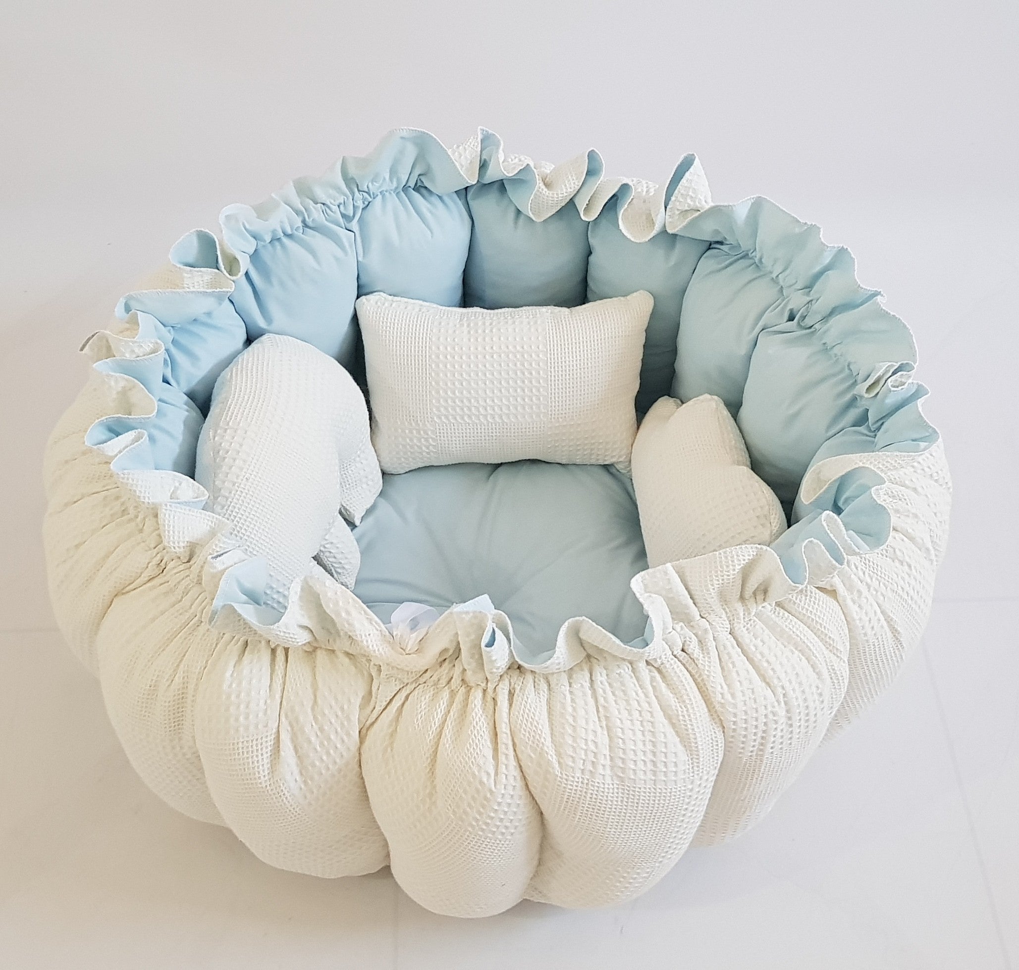 3'ü 1 Arada BabyNest Uyku ve Oyun Minderi Seti - 3 Figürlü Yastık Hediyeli Krem Pike bebe Mavi