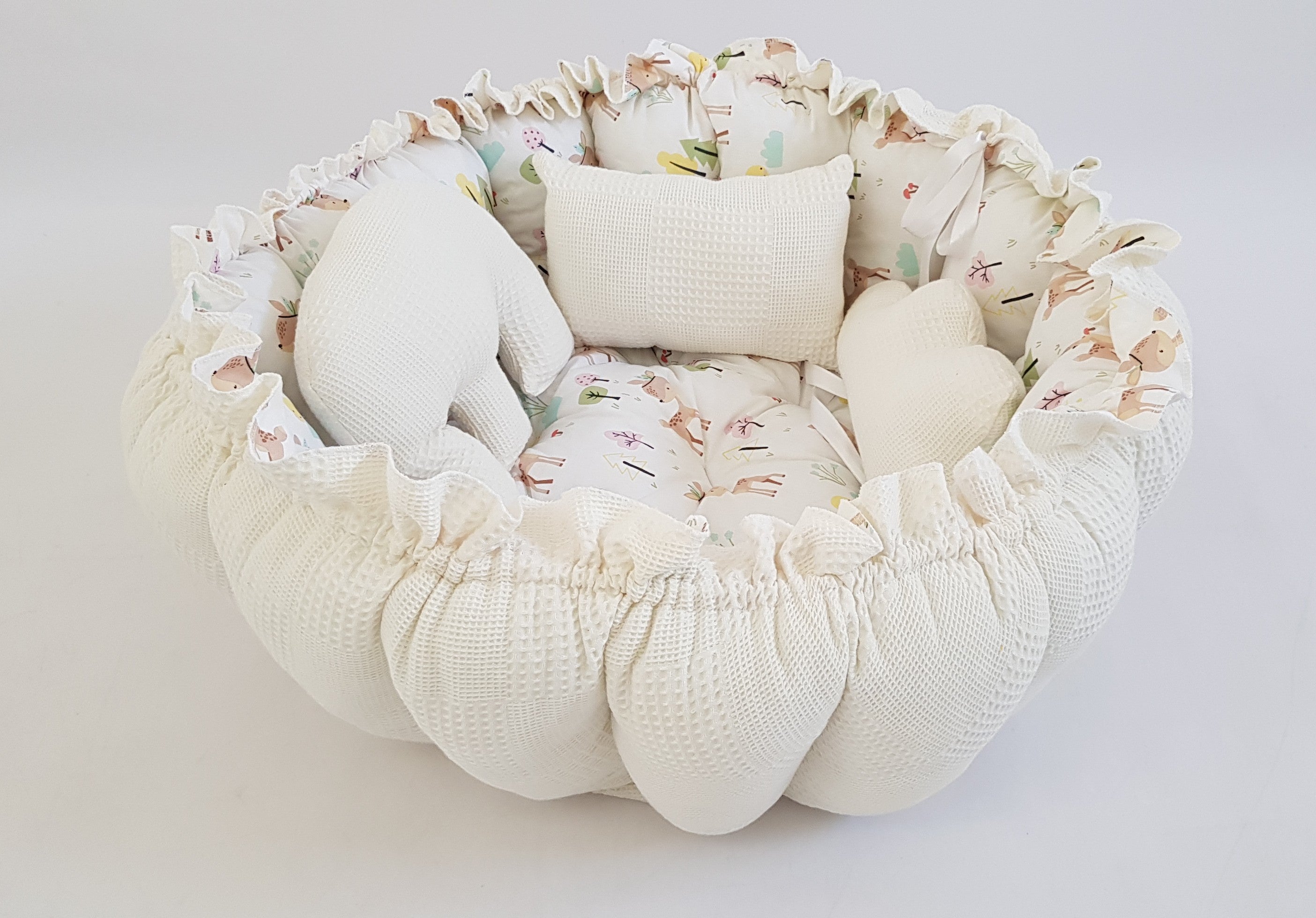 3'ü 1 Arada BabyNest Uyku ve Oyun Minderi Seti - 3 Figürlü Yastık Hediyeli Krem Pike Ceylan