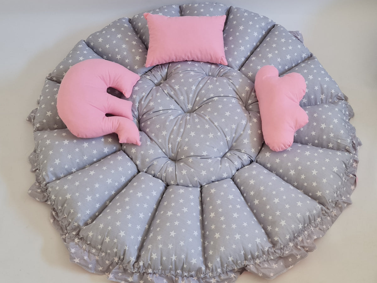 3'ü 1 Arada BabyNest Uyku ve Oyun Minderi Seti - 3 Figürlü Yastık Hediyeli Gri Yıldız Şeker Pembe