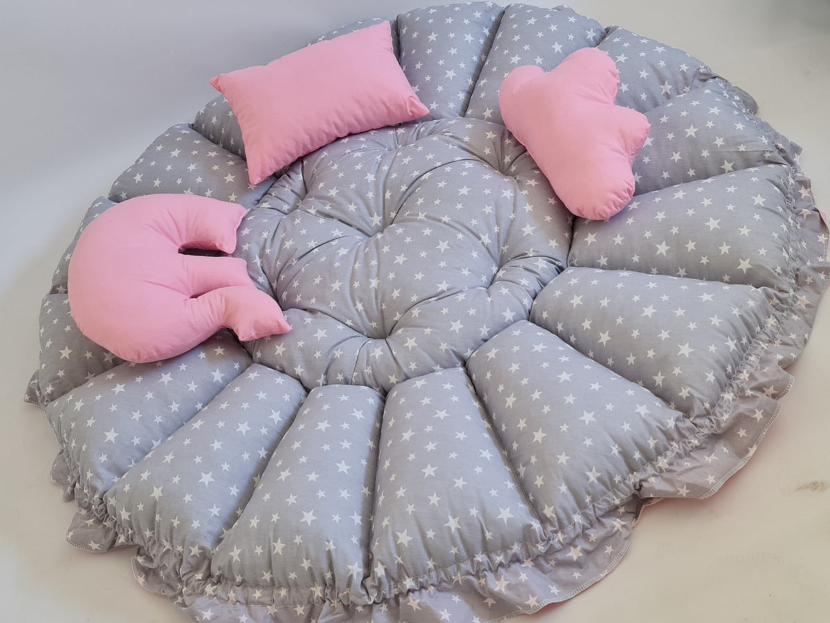 3'ü 1 Arada BabyNest Uyku ve Oyun Minderi Seti - 3 Figürlü Yastık Hediyeli Gri Yıldız Şeker Pembe