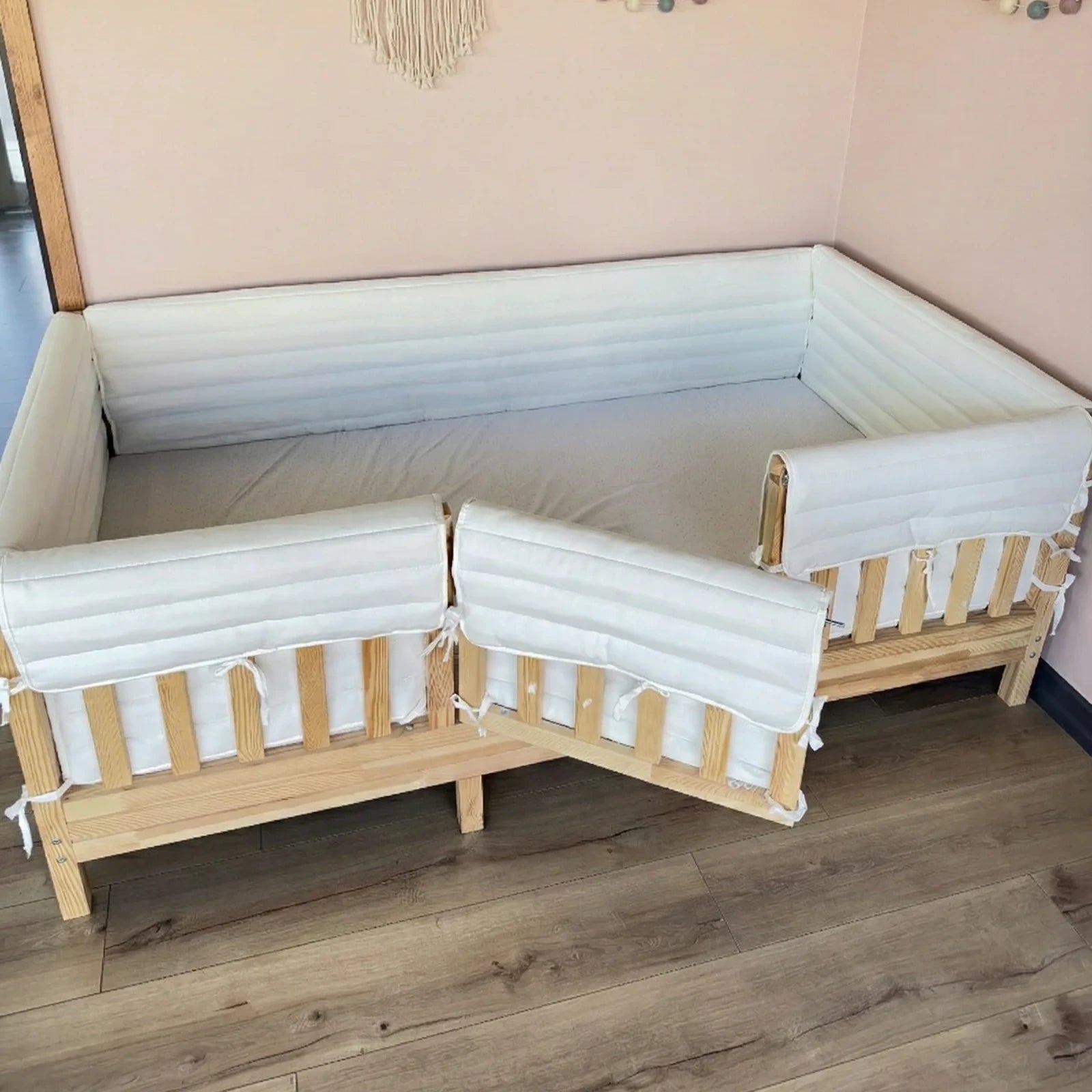 Montessori ve Beşik İçin Full İç-Dış Kenar Koruma Takımı - Darbe Önleyici Pofuduk Tasarım Ekru Renk