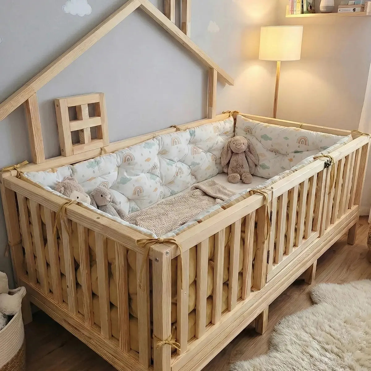 Beşik Kenar Koruma Minderi %100 Pamuk - Montessori Yatak Uyumlu - Bej Gökler - Buble Soft