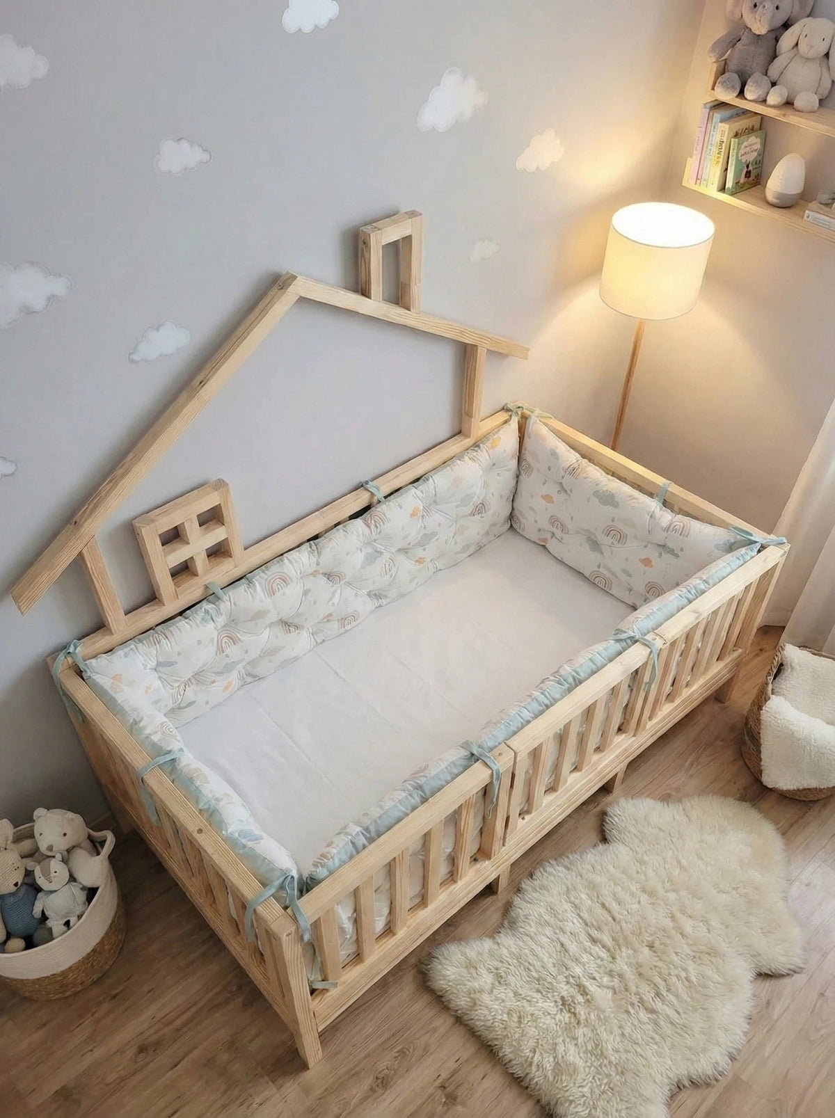 Beşik Kenar Koruma Minderi %100 Pamuk - Montessori Yatak Uyumlu - Yeşil Gökler - Buble Soft
