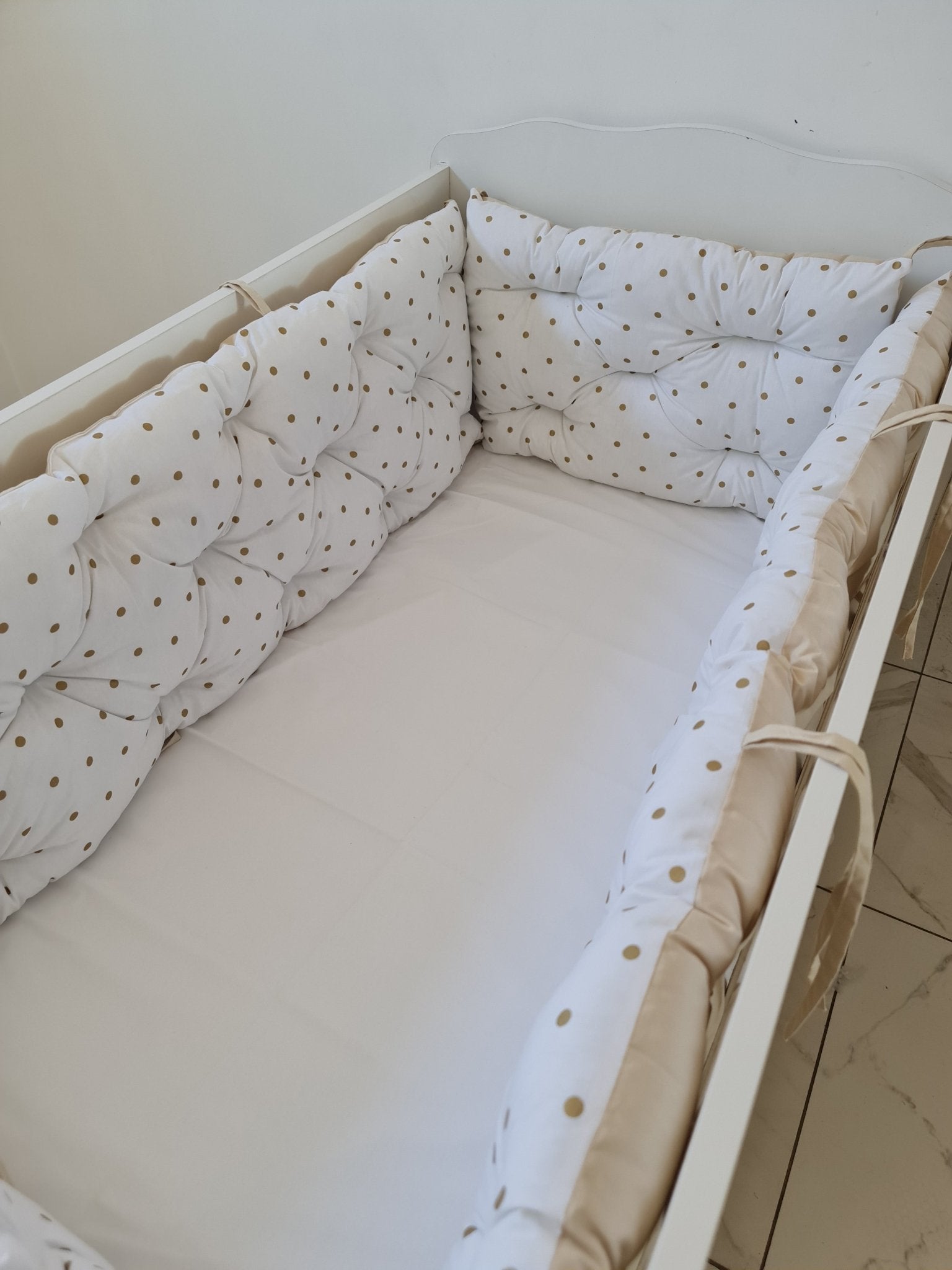 Bebek Beşik Kenar Koruma Takımı Puantiye %100 Pamuk Kumaş | Ossa Tasarım