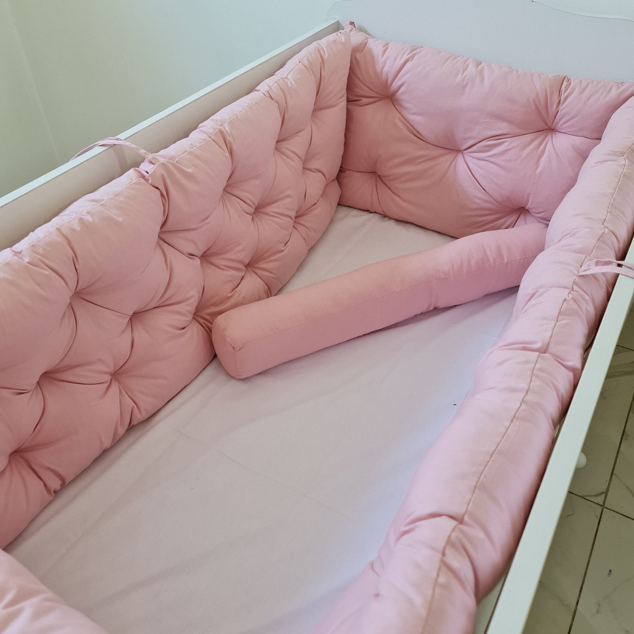 Bebek Beşik Kenar Koruma Takımı Pudra %100 Pamuk Kumaş | Ossa Tasarım