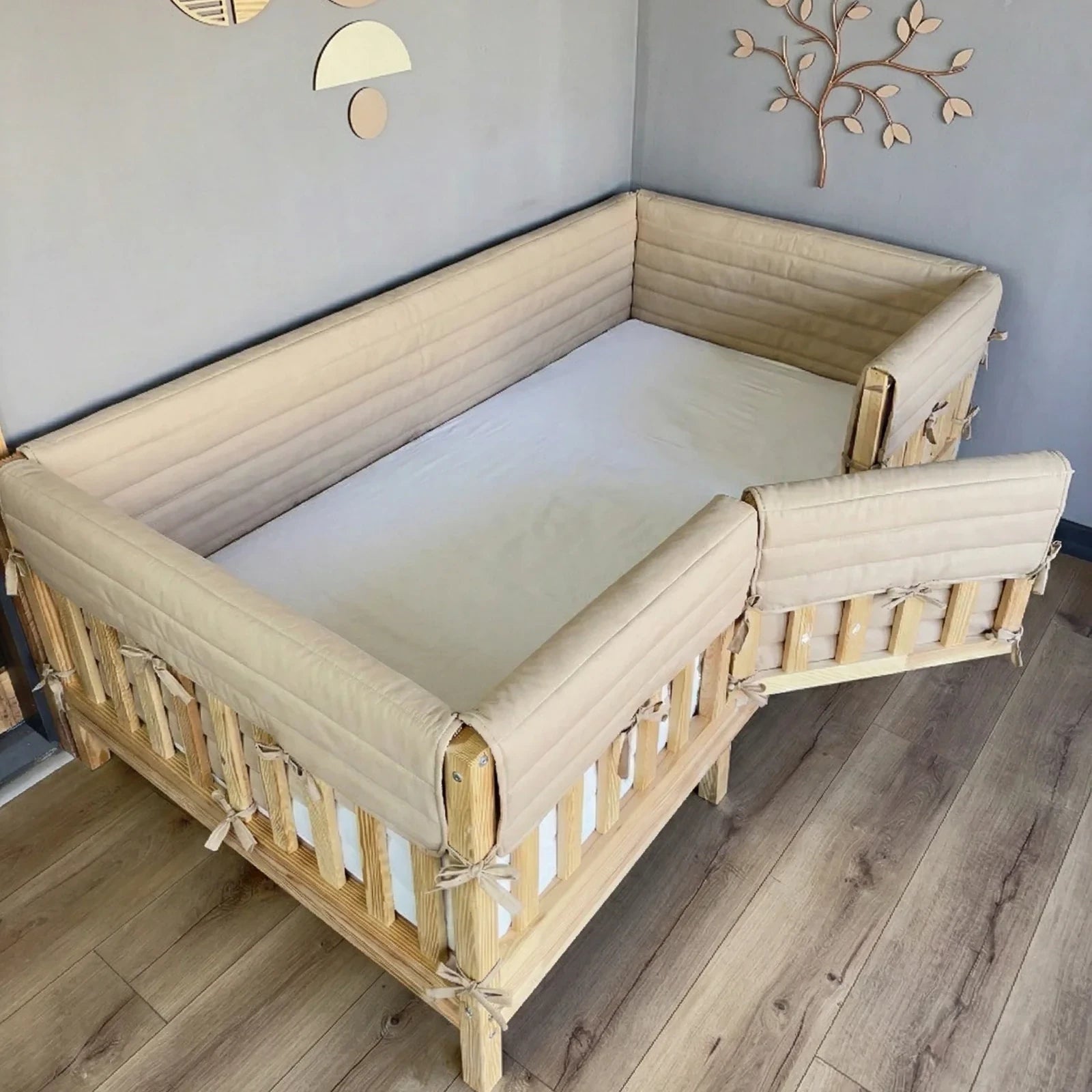 Montessori ve Beşik İçin Full İç-Dış Kenar Koruma Takımı - Darbe Önleyici Pofuduk Tasarım Vanilya Renk